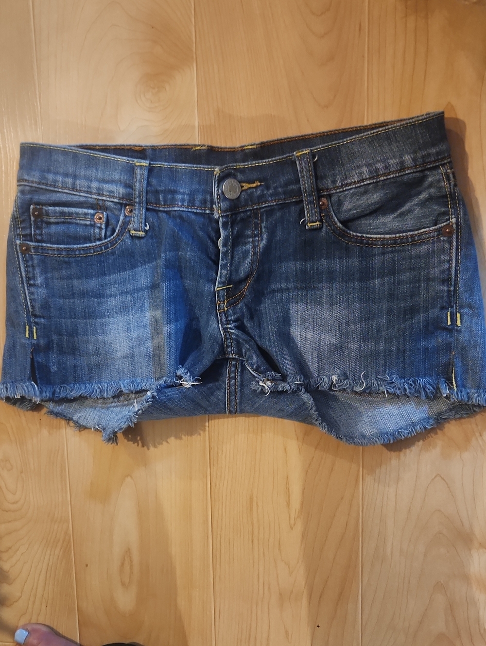 Lucky brand embroidered pocket cut off jeans , size 2